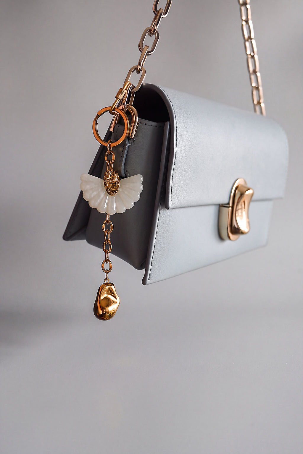 Ecru Fan & Pearl Bag Charm