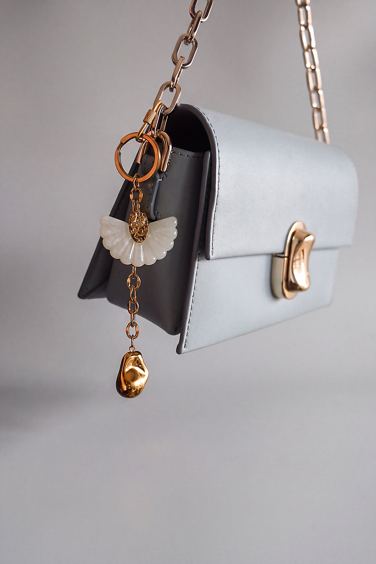 Ecru Fan & Pearl Bag Charm